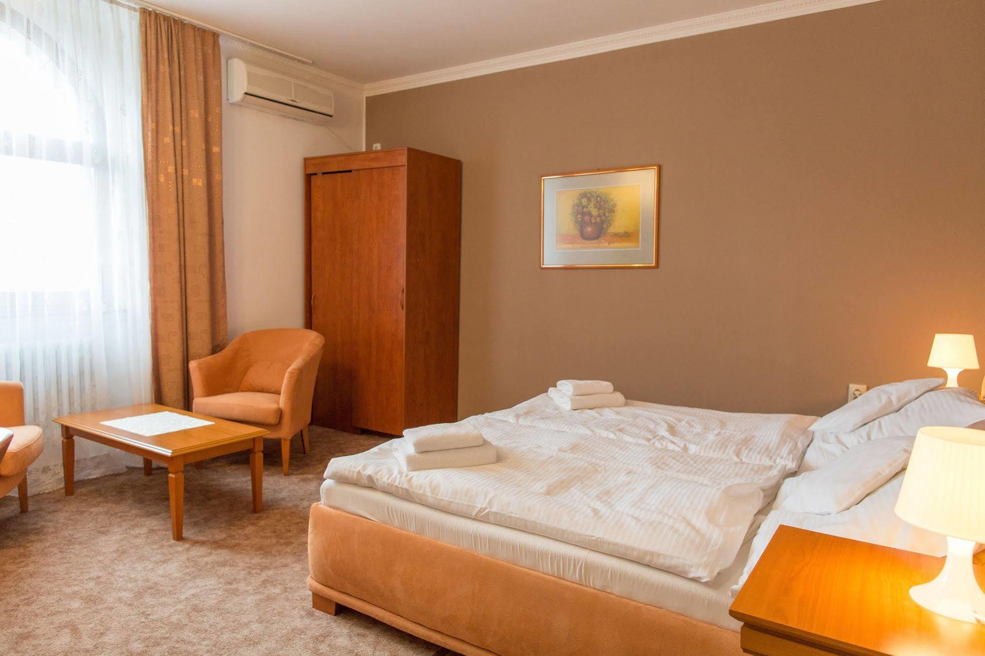 Hotel Grand زيلينا المظهر الخارجي الصورة